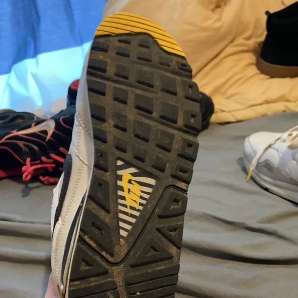 Nike - Picture 4 of 4